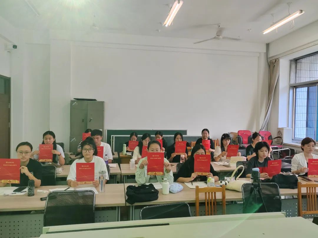 签署承诺书中国语言文学.jpg 图片